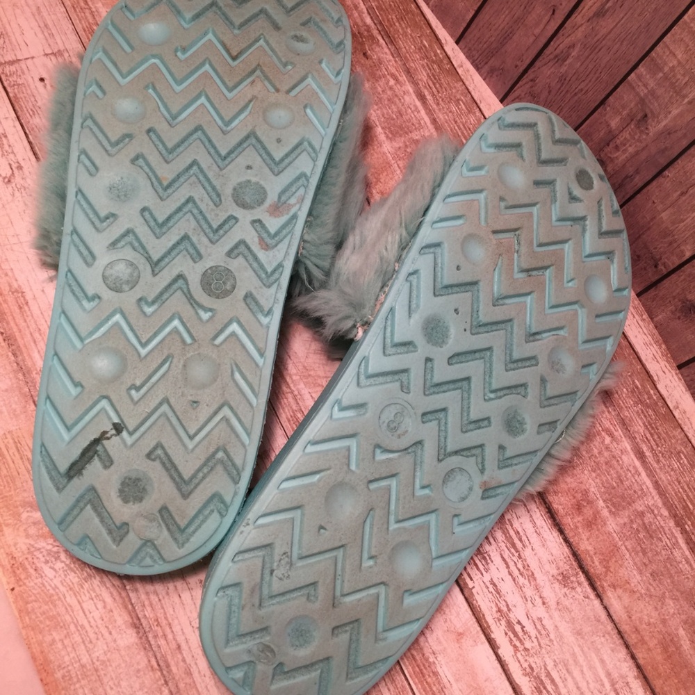 Justice fuzzy flip flop shoes Sz 8 (big girls) - Picture 3 of 7